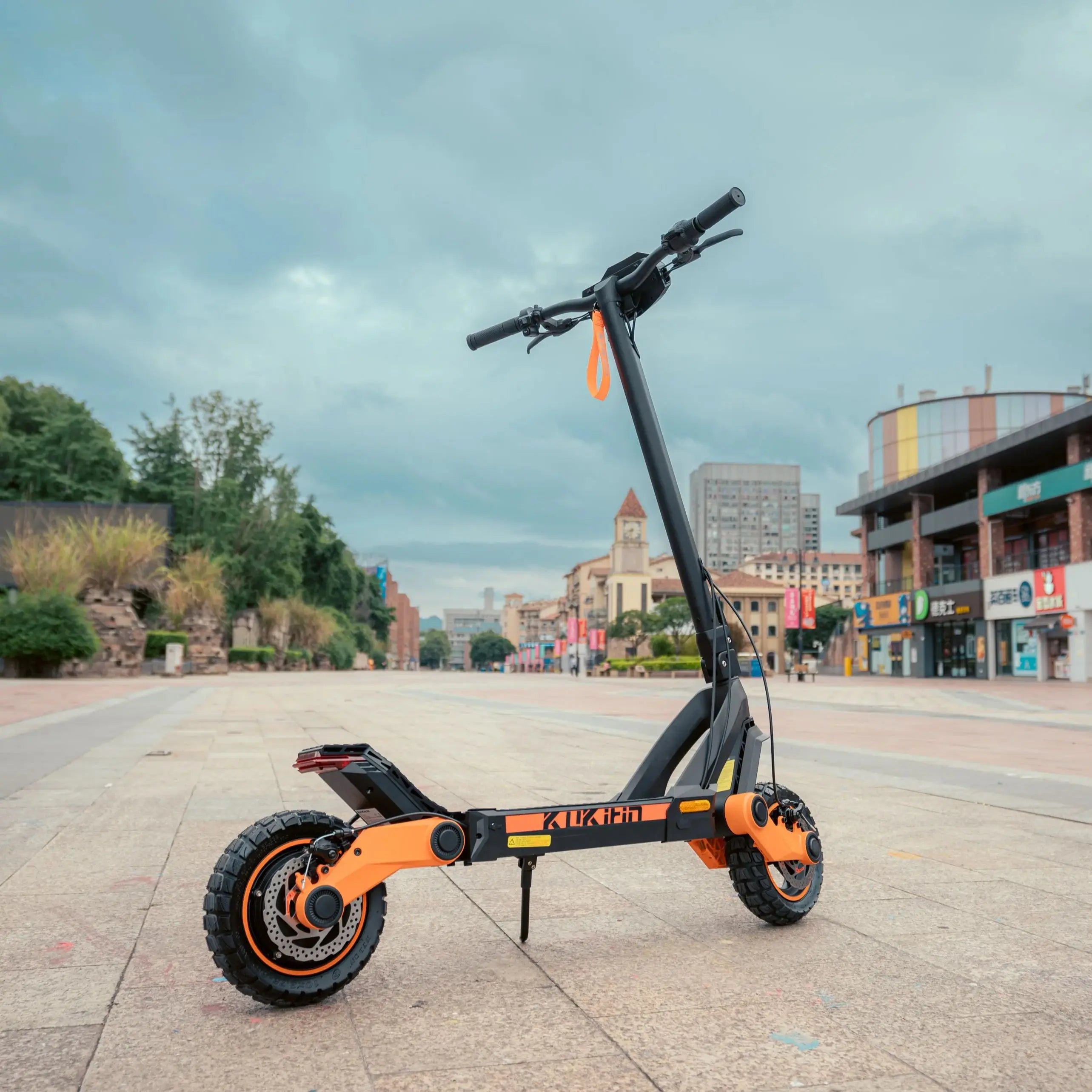 Kukirin G2 Foldable Electric Scooter 800W Brushless Motor 48V 15.6Ah Battery 10-inch Tire 45km/h Max Speed 55km Range